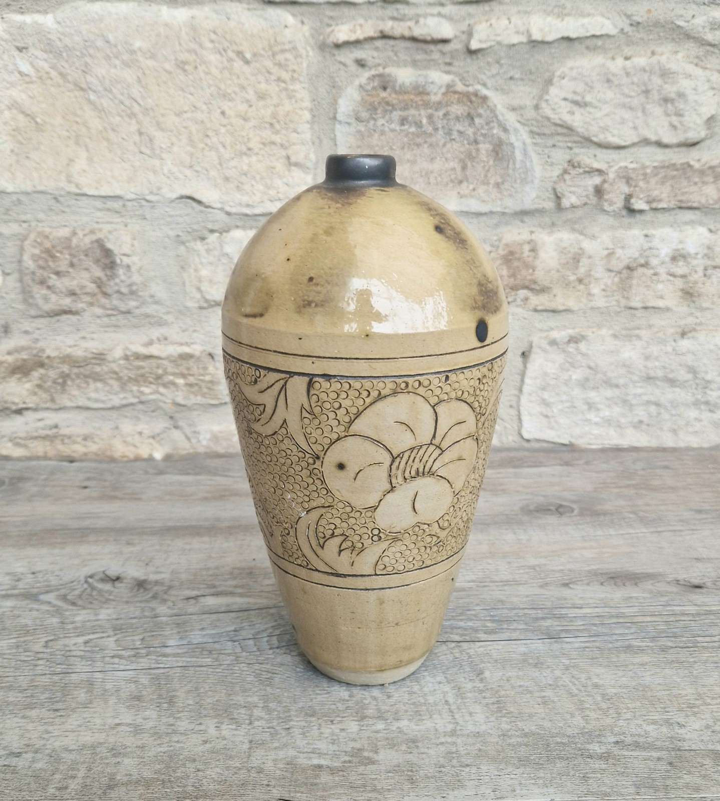 Large Chinese Cizhou Ware Meiping Style Stoneware Vase Incised Floral Design