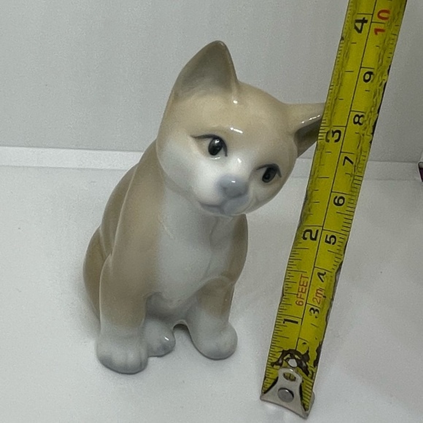Vintage Tan & white Kitten ceramic.