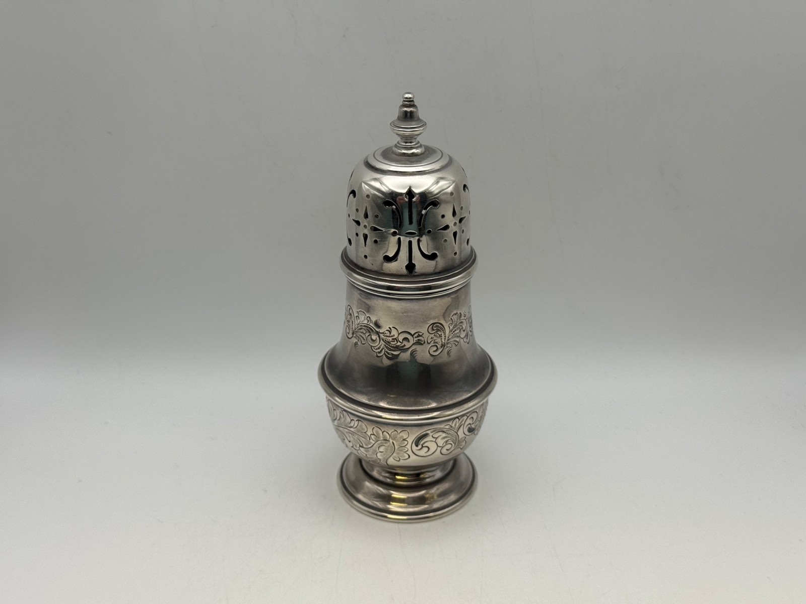 ELLIS BARKER English Silverplate Muffineer Sugar Shaker