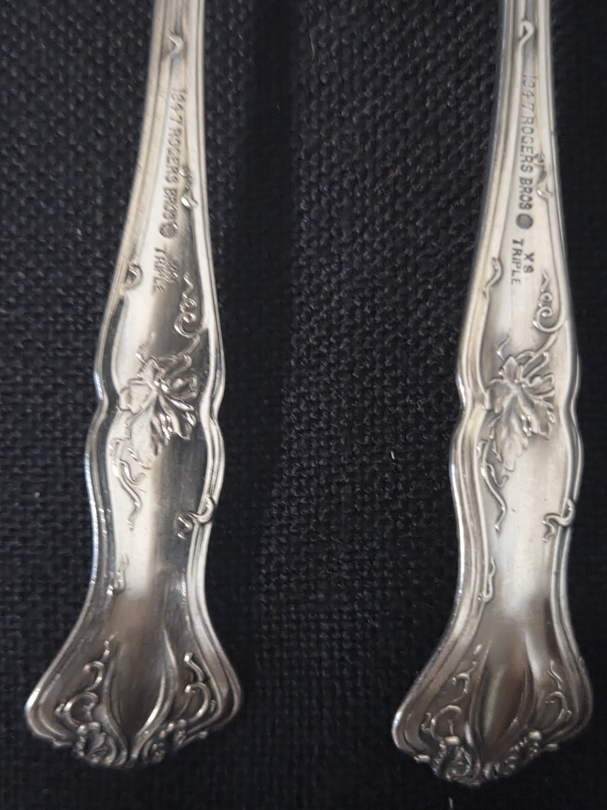 1847 ROGERS BROS VINTAGE GRAPE (1904) SET OF (4) FRUIT/ORANGE SPOONS MONOGRAMMED