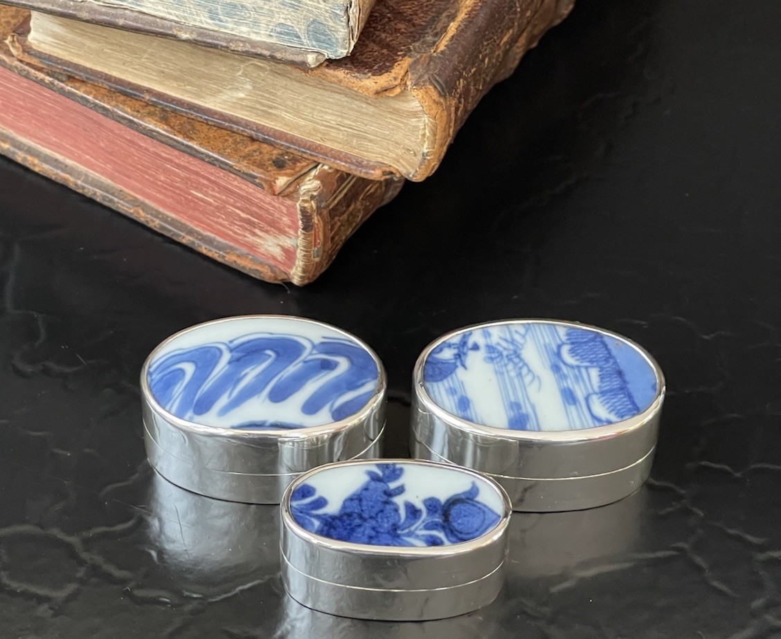 Fine Rare 925 Sterling Silver Blue White Antique Porcelain Shard Box Trio 1.75”