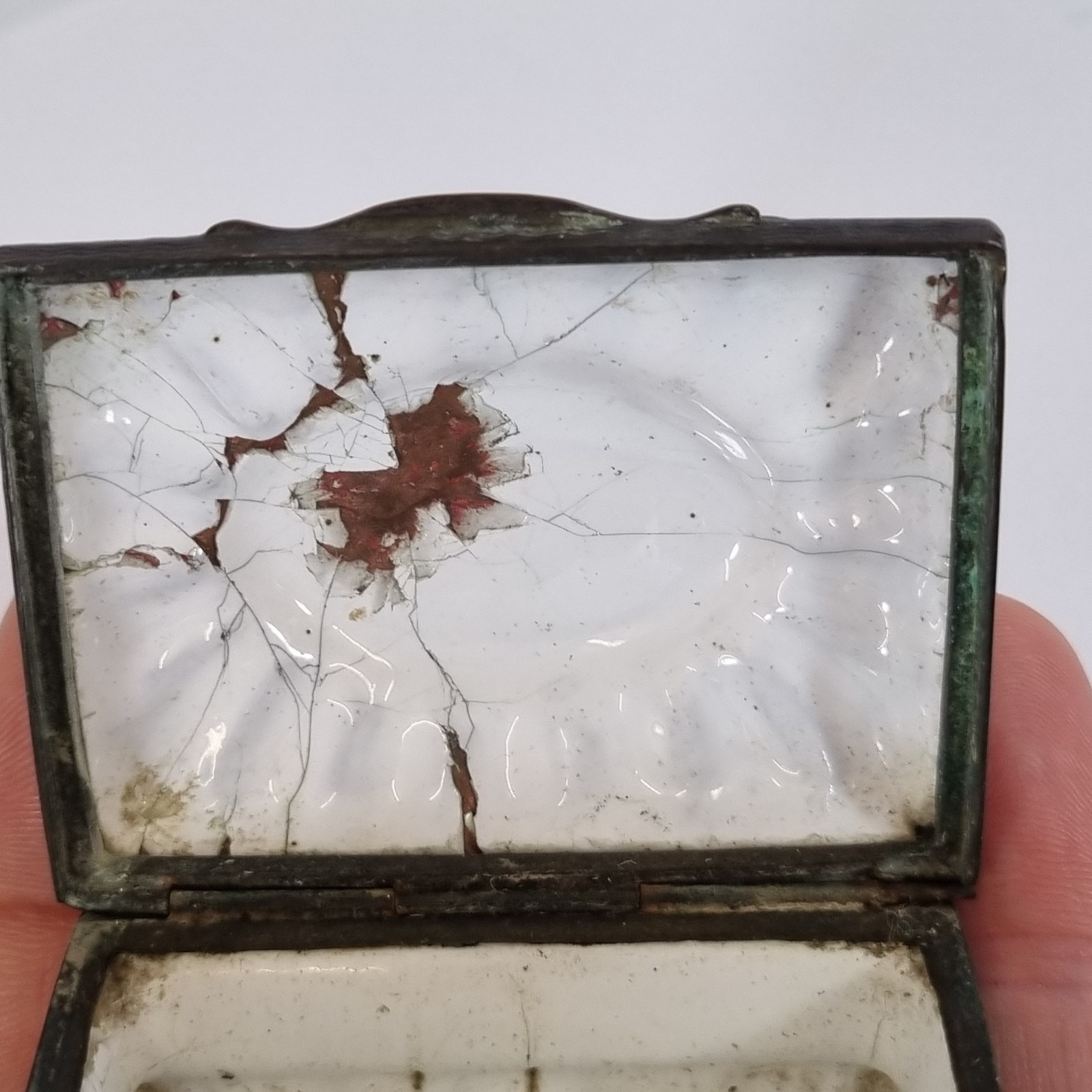 Antique 18thC Bilston Enamel Patch Box Decorated Flowers 5.7cm A/F