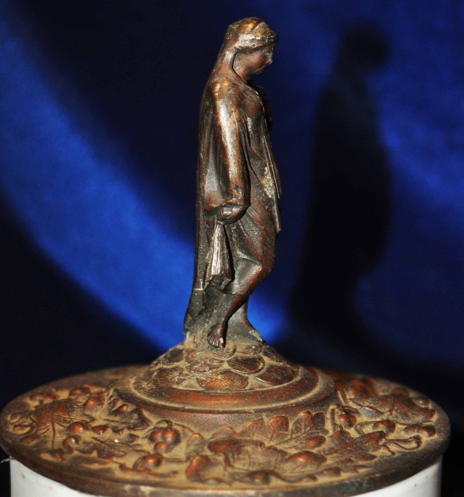 FRENCH BRONZE NEOCLASSICAL LADY ORMOLU BISQUE PORCELAIN GREEK ROMAN COLUMN