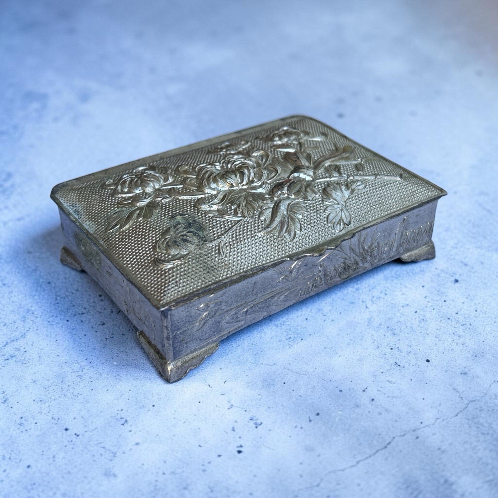 Vintage Metal Silver Plate Ornate Raised Design Trinket Jewelry Box Pond Birds