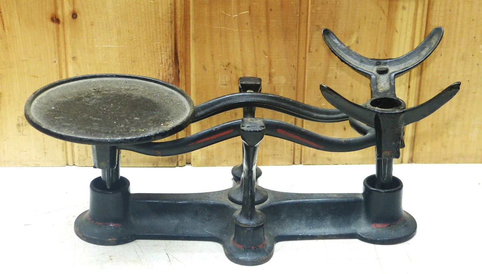 Vintage Merchant’s Cast Iron Counter Top Balance Scale INV18781