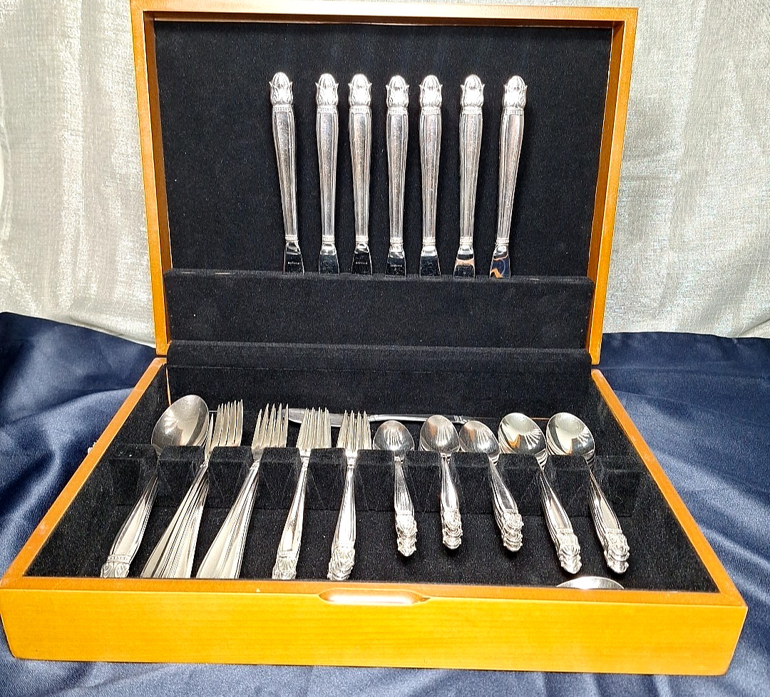 Holmes & Danish Princess Silverplate Flatware in Case 50 Pieces Wood Box