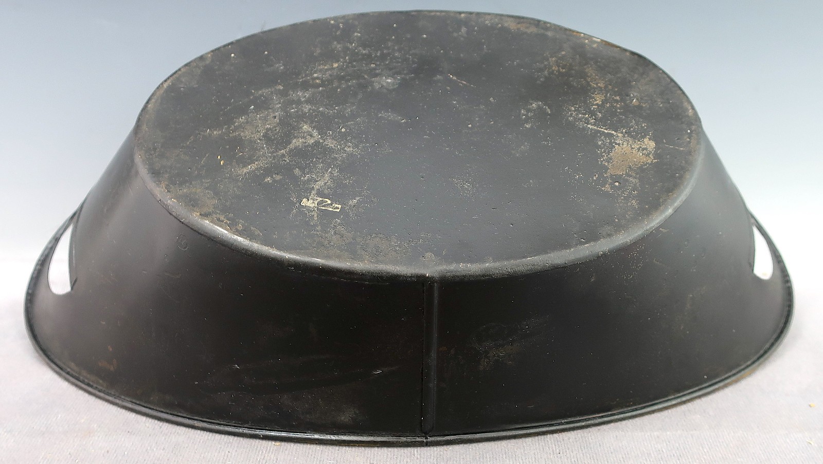 Toleware Painted Tin Oval Breadpan 19th cent