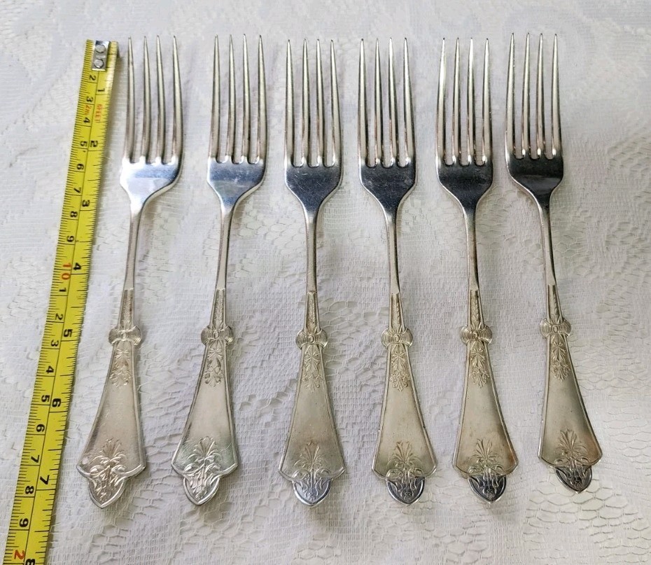 😜SET OF 6 RARE VICTORIAN AESTHETIC c1874! SILVER PTRN SILVERPLATED PLACE FORKS