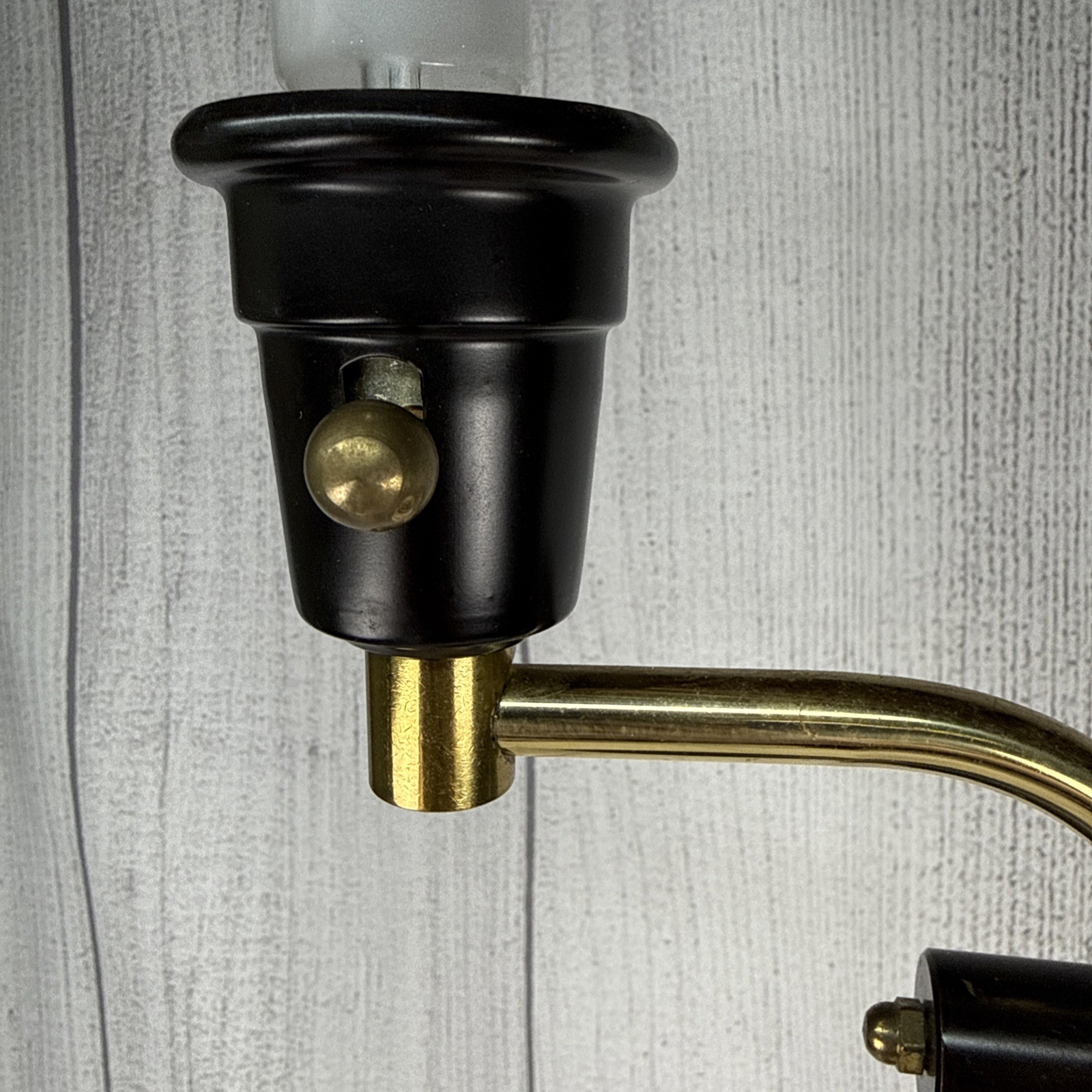 Vtg Mid Century Modern Style Floor Lamp Brass Adjustable 35” to 52” Tall – Clean