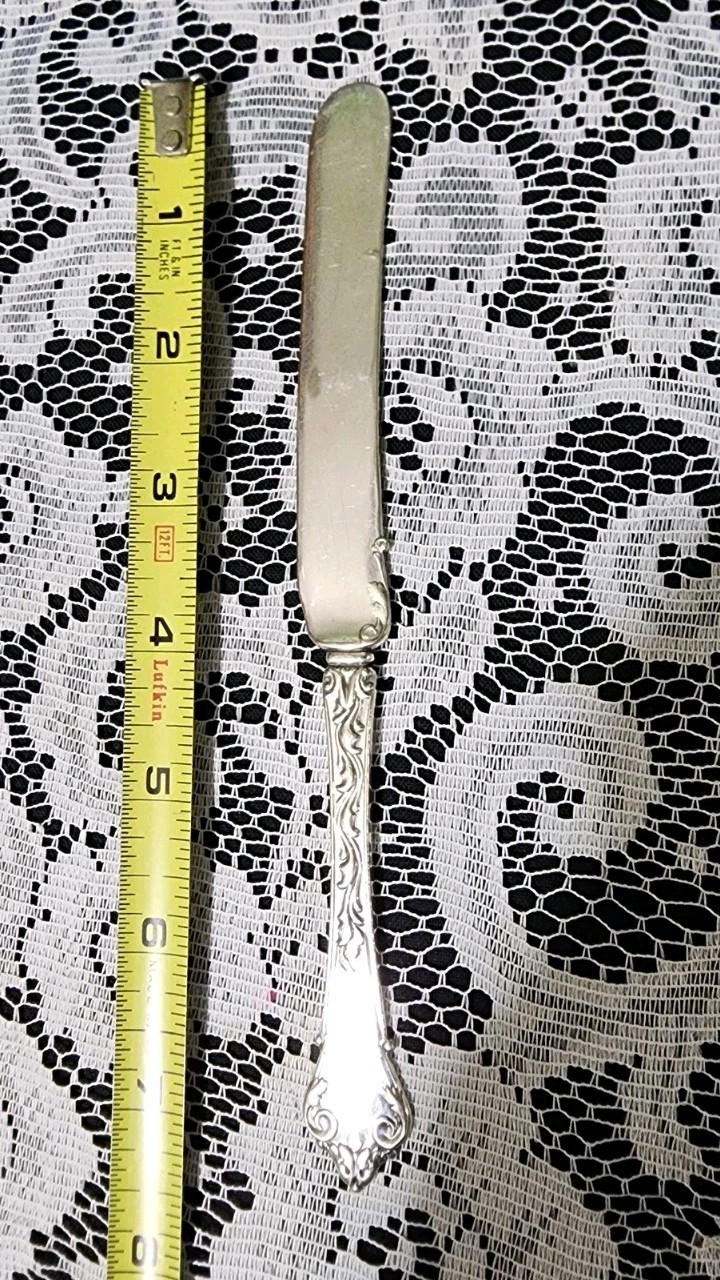 RARE VICTORIAN AESTHETIC SILVERPLATED YOUTH KNIFE/ BUTTER SPREADER👩‍👦🧈