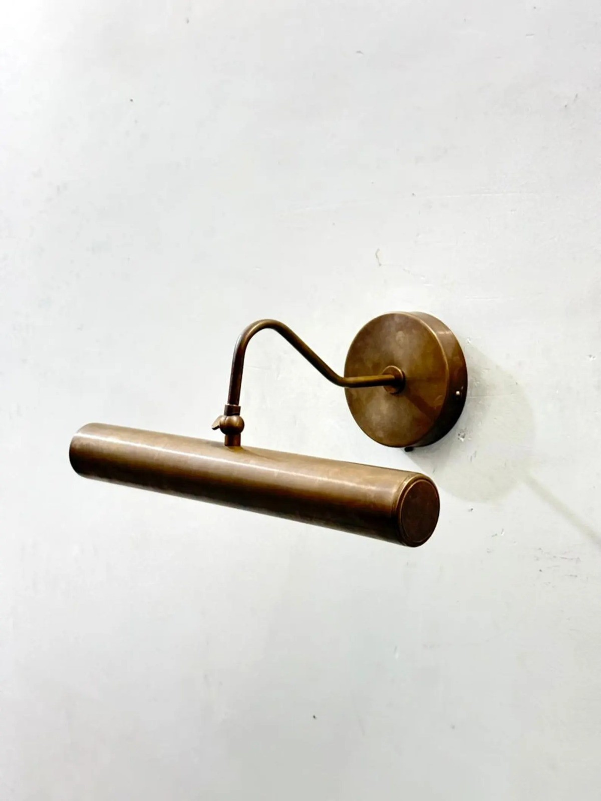 Vintage Brass Picture Light – Antique Wall Mounted Art Lamp, Adjustable Gallery