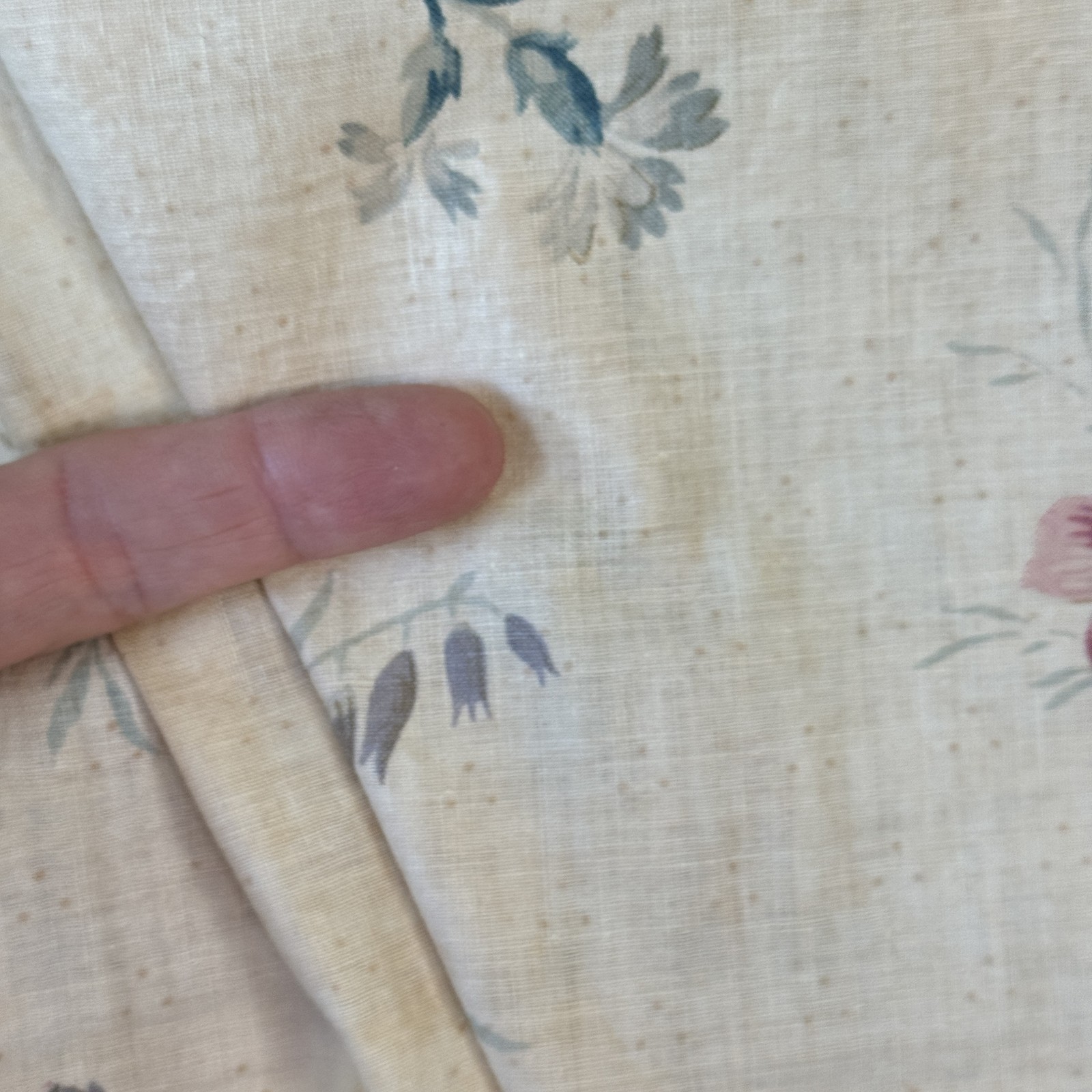 37×17 FADED FLORAL cream ground beauty fabric quilting pillows French chintz ma
