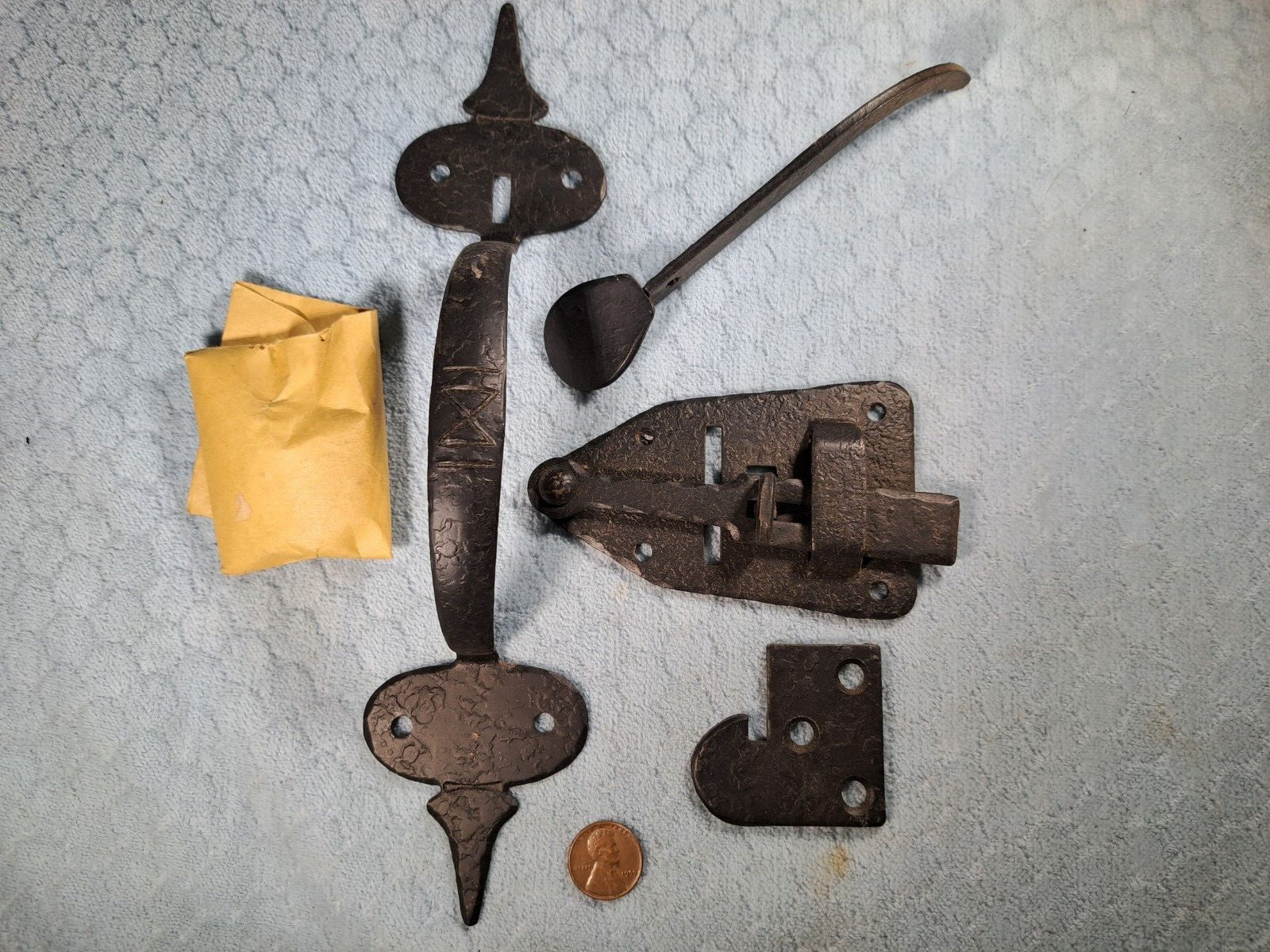 McKinney Suffolk Thumb Latch w/privacy NOS