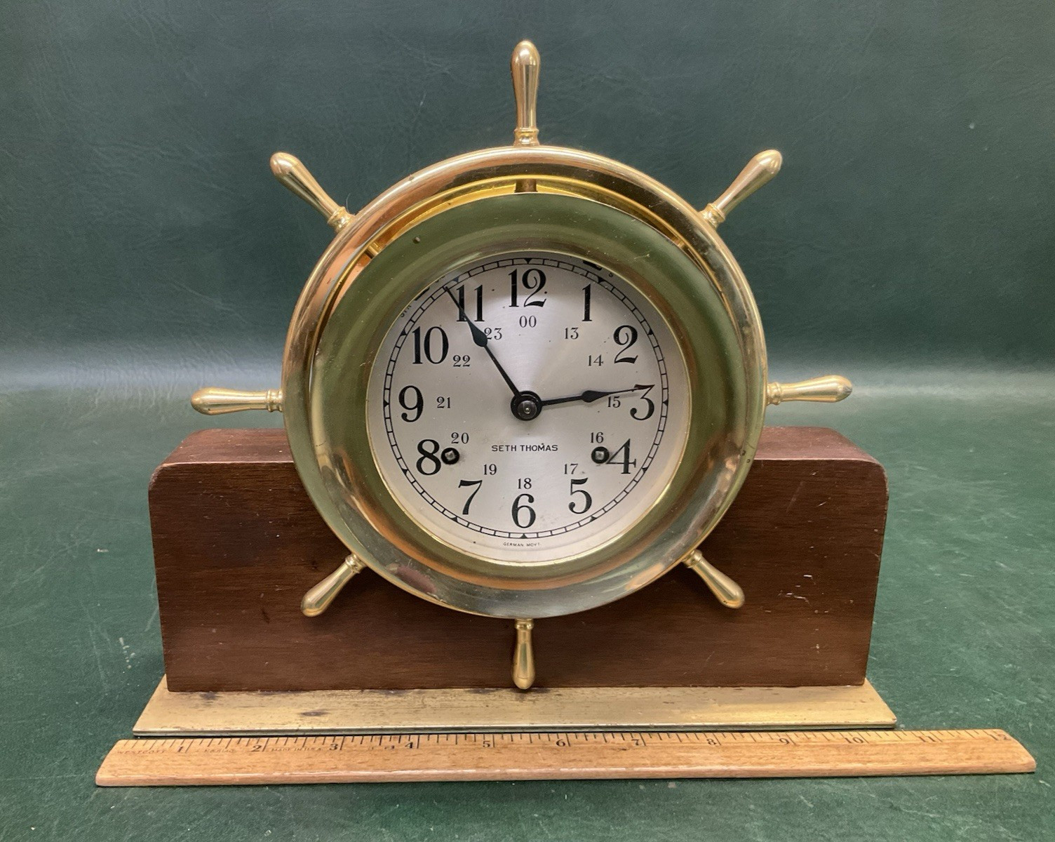 Vintage Seth Thomas Helmsman Ship’s Wheel Clock Wood & Brass Model E537-001