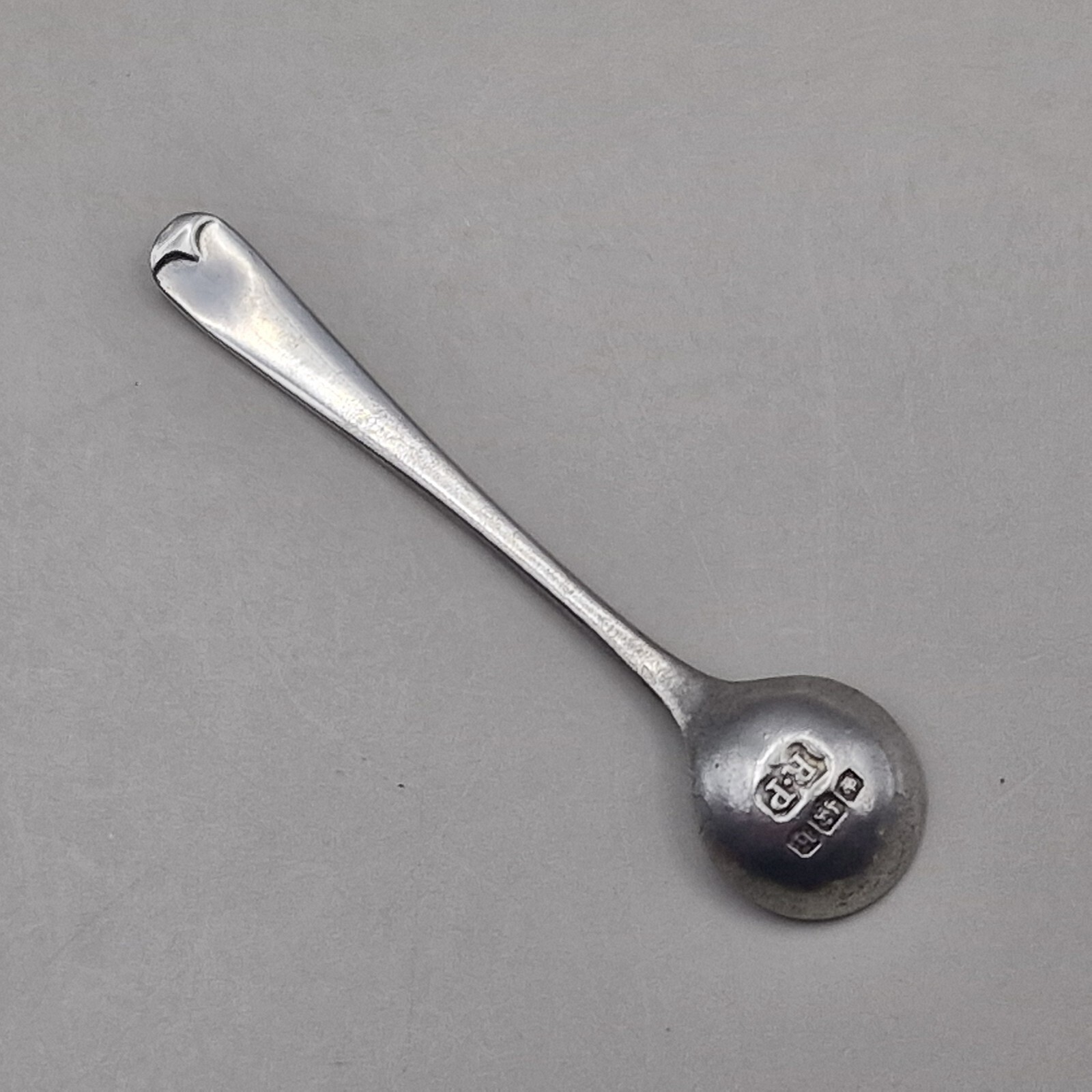 Solid Silver Salt/Mustard Spoon by Robert Pringle & Sons Sheffield 1925