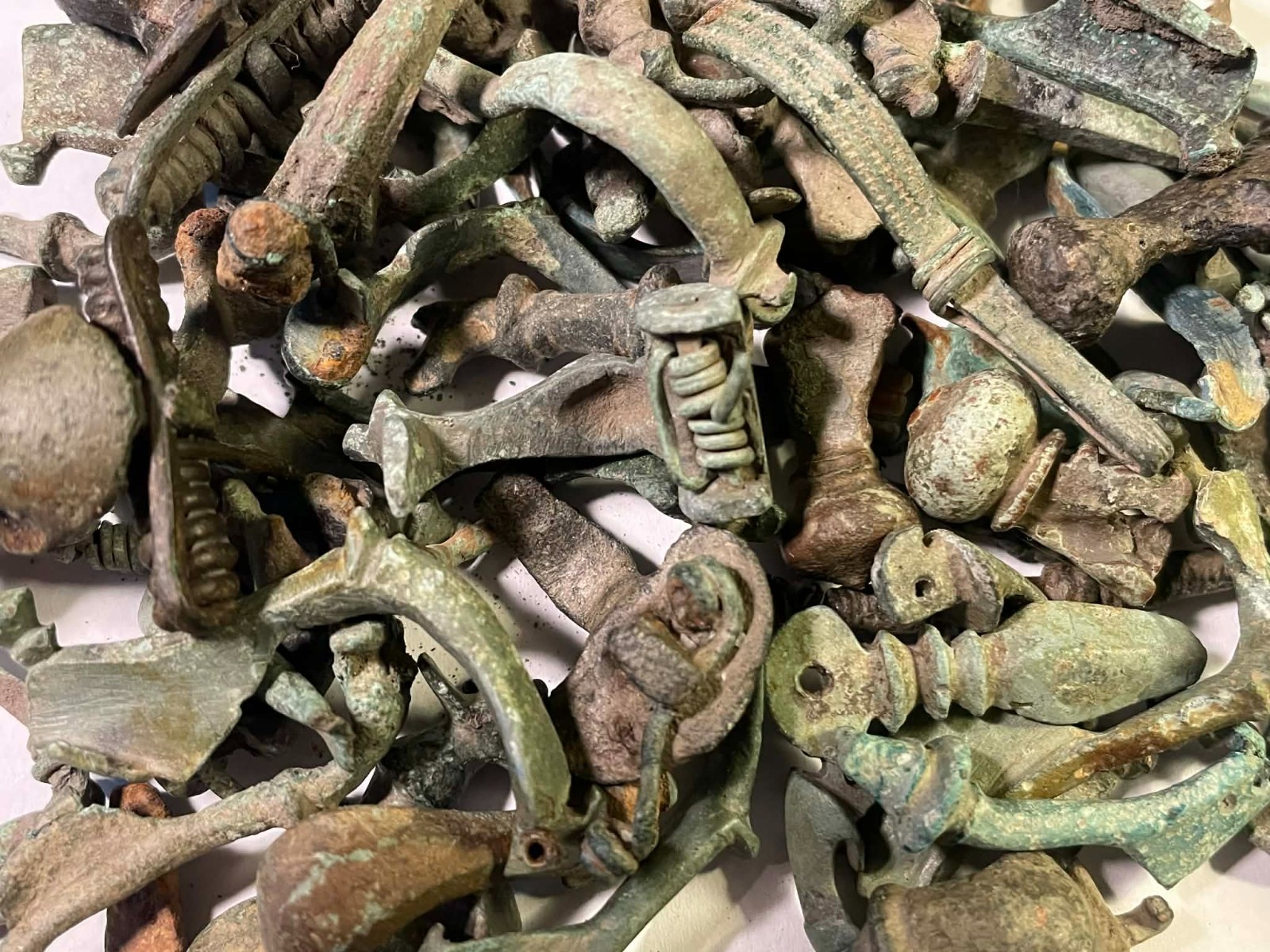 ~~5 AUTHENTIC Assorted Ancient & Medieval Historical Archaeological Artifacts~~