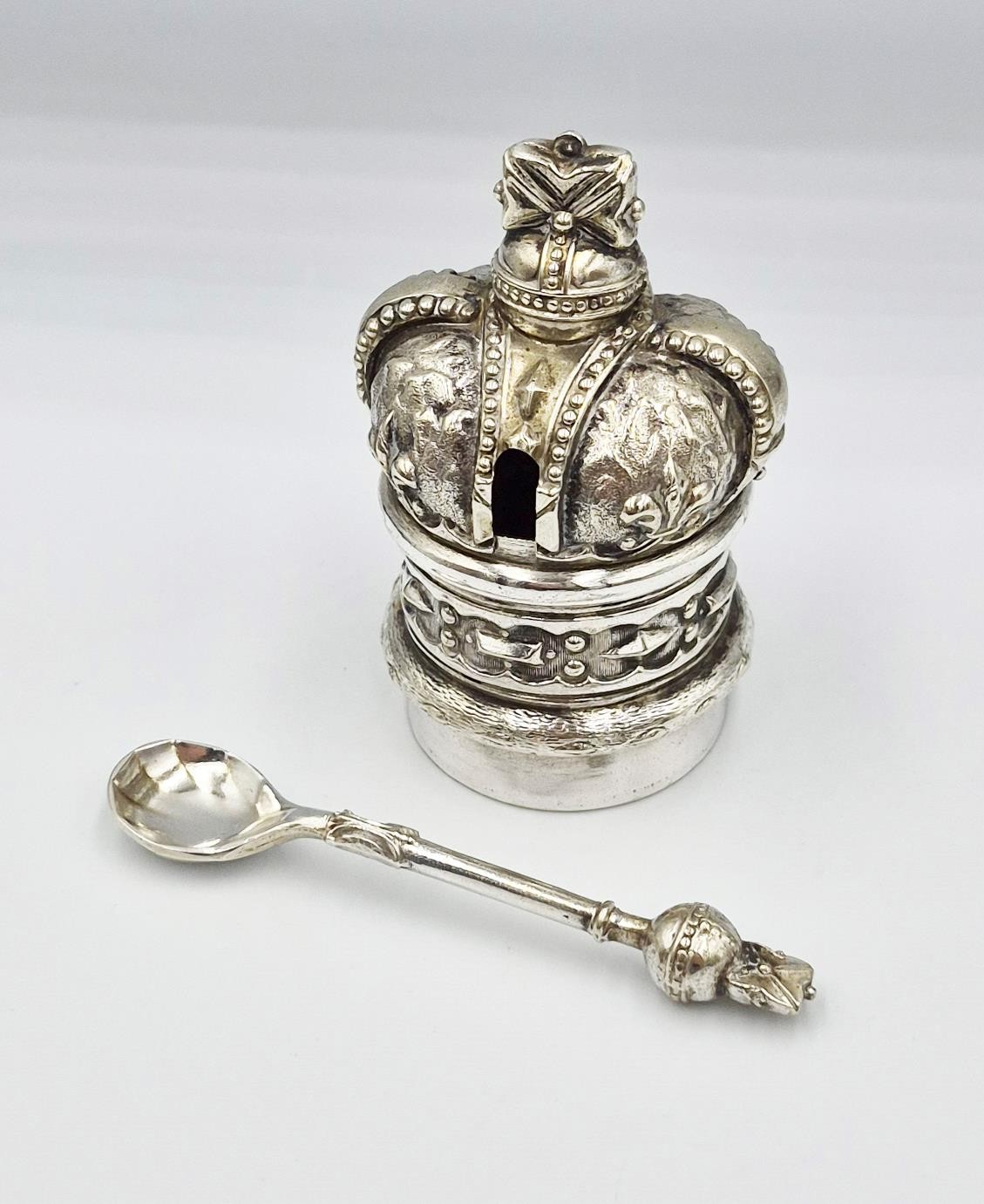 RARE VICTORIAN SILVER PLATED CROWN & SCEPTRE MUSTARD POT c1897