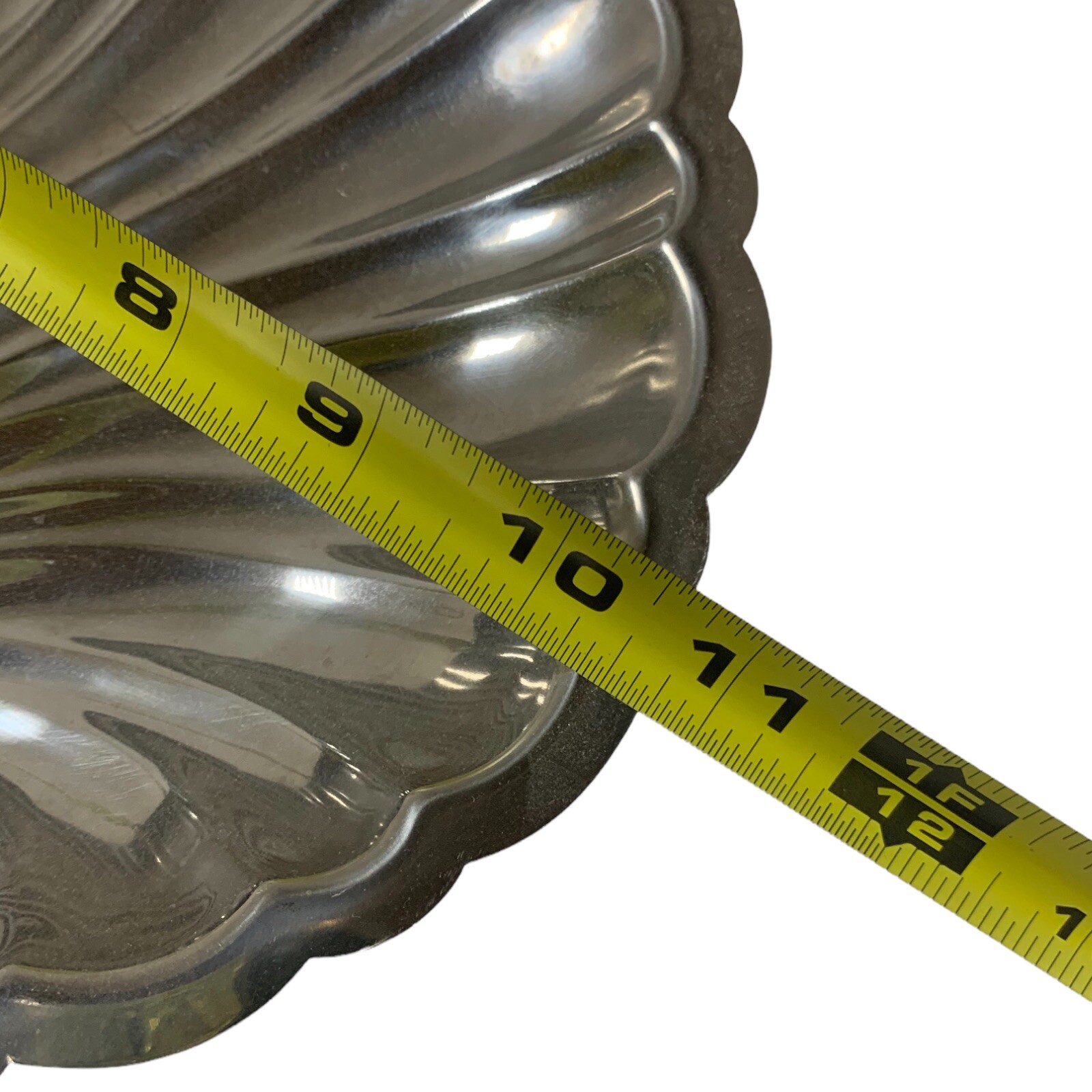 Vollrath Japan 18-8 46742 Seashell Shell Shape Silver Plated Serving Bowl 11”