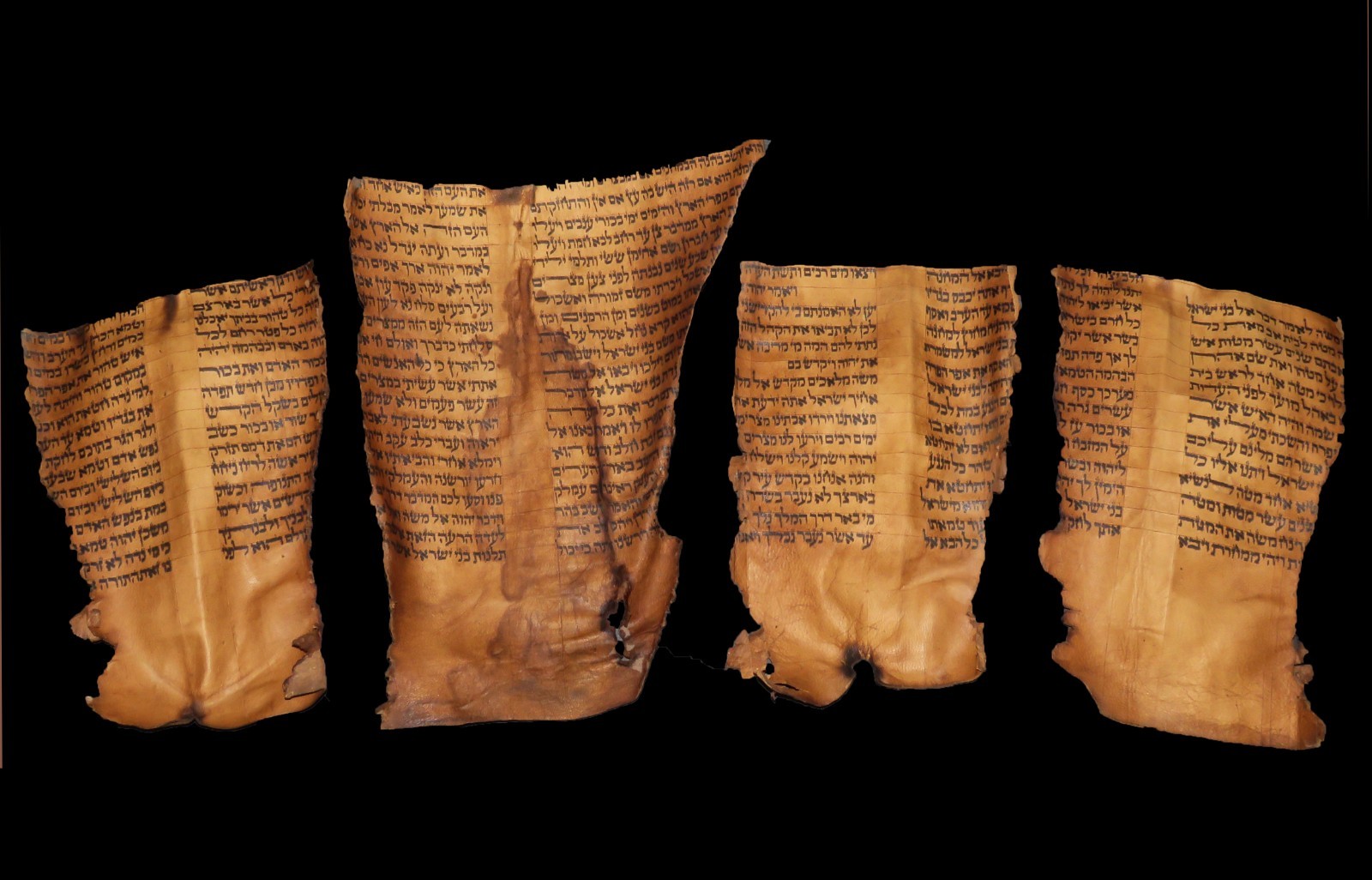 ANCIENT TORAH BIBLE MANUSCRIPT 4 FRAGMENTS 250-300 YEARS OLD FROM SYRIA JUDAICA