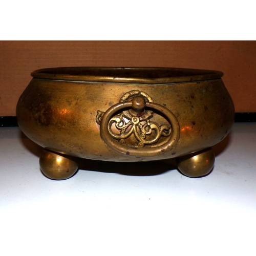 ANTIQUE ART DECO BRASS POT BY THE ARTISAN METAL MFG. CO. OF NEWCASTLE, PA.