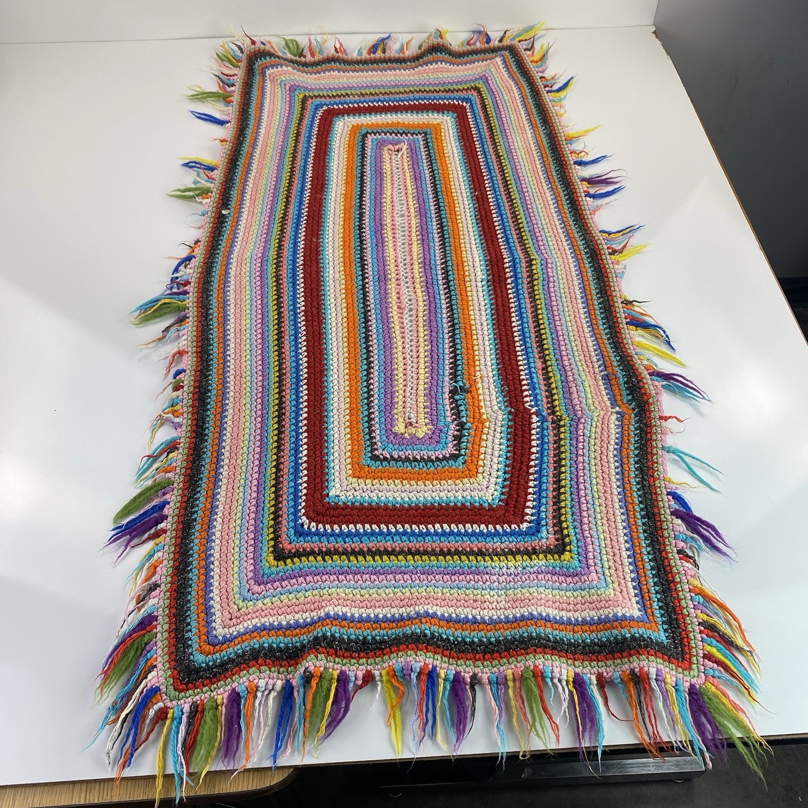 Vtg 60’s/70’s Handmade Continuous Braided Woven Scrap Rag Rug 48” x 27” Granny