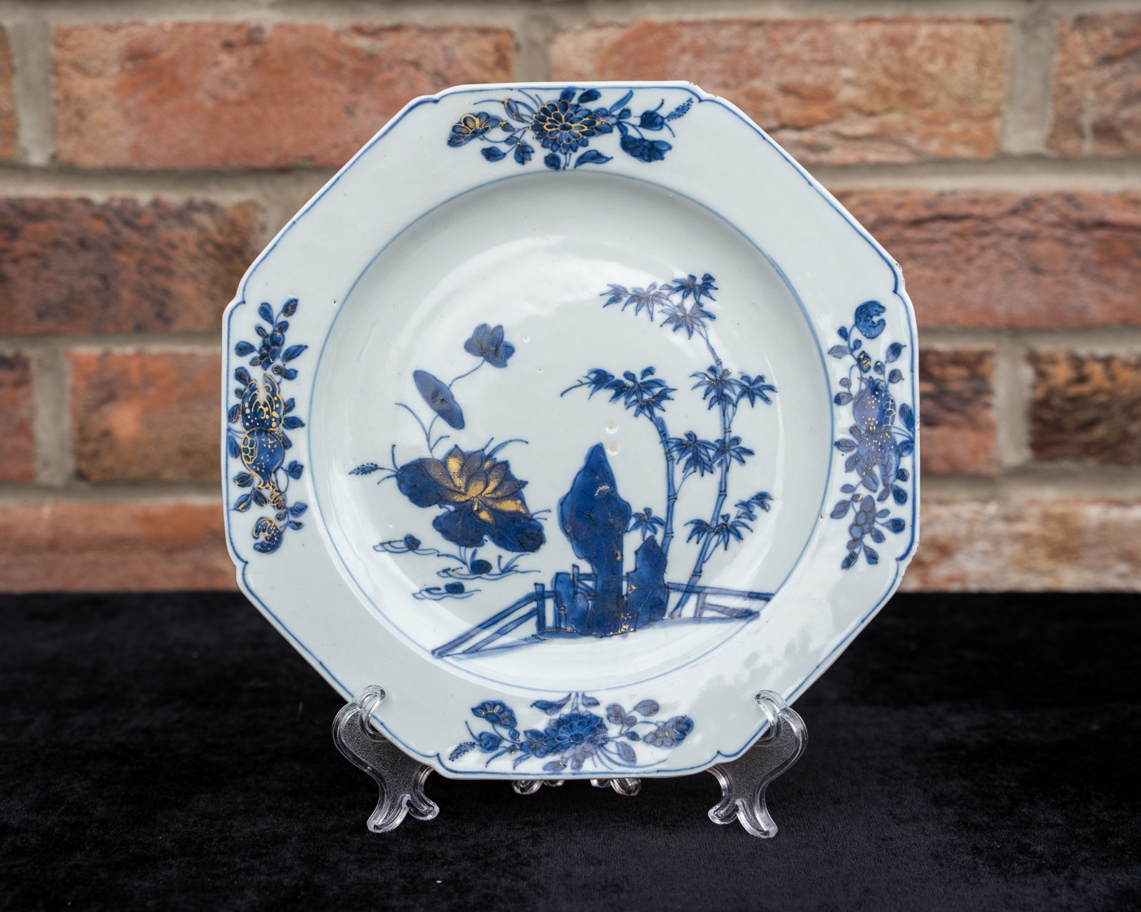 Chinese 18th Century Underglazed Blue Gilted Plate 22cm Diameter