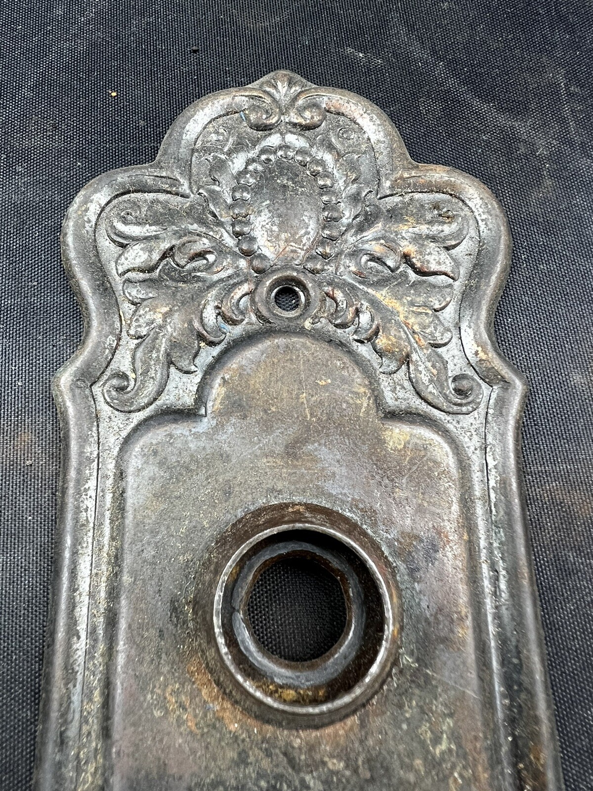 Penn Hardware Lucy / Roma Door Knobs, Plates , & Mortise Passage Set E-13700
