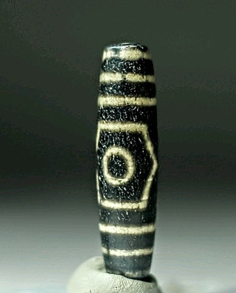 Pre-1800s Indo/Tibetan Old Agate 3 Eye Motif Dzi Bead 13*56mm 17.6grams