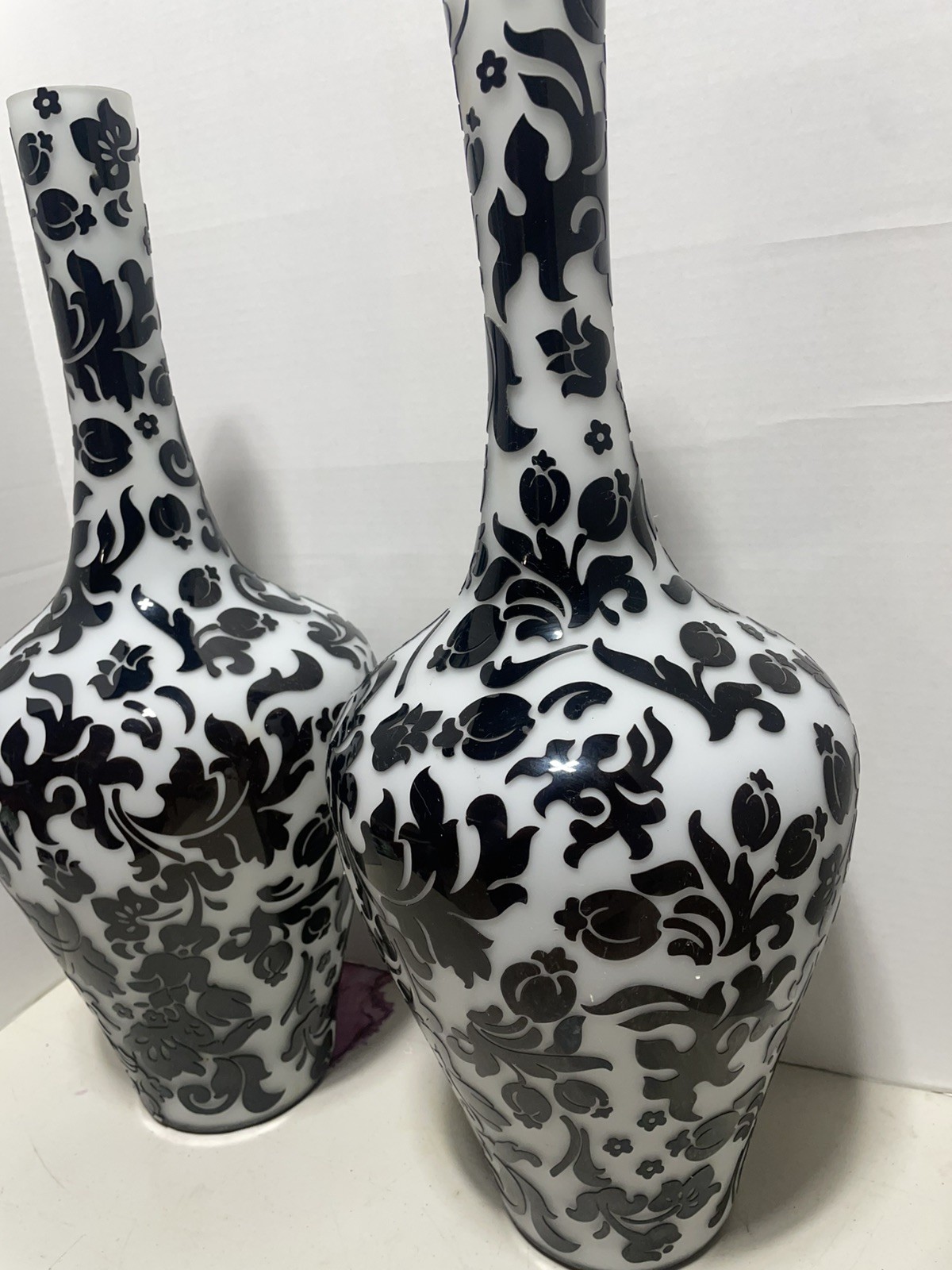 Pair of Vintage Chinese Peking Glass Vase Gloss Black & Matte White 20,5″ Tall