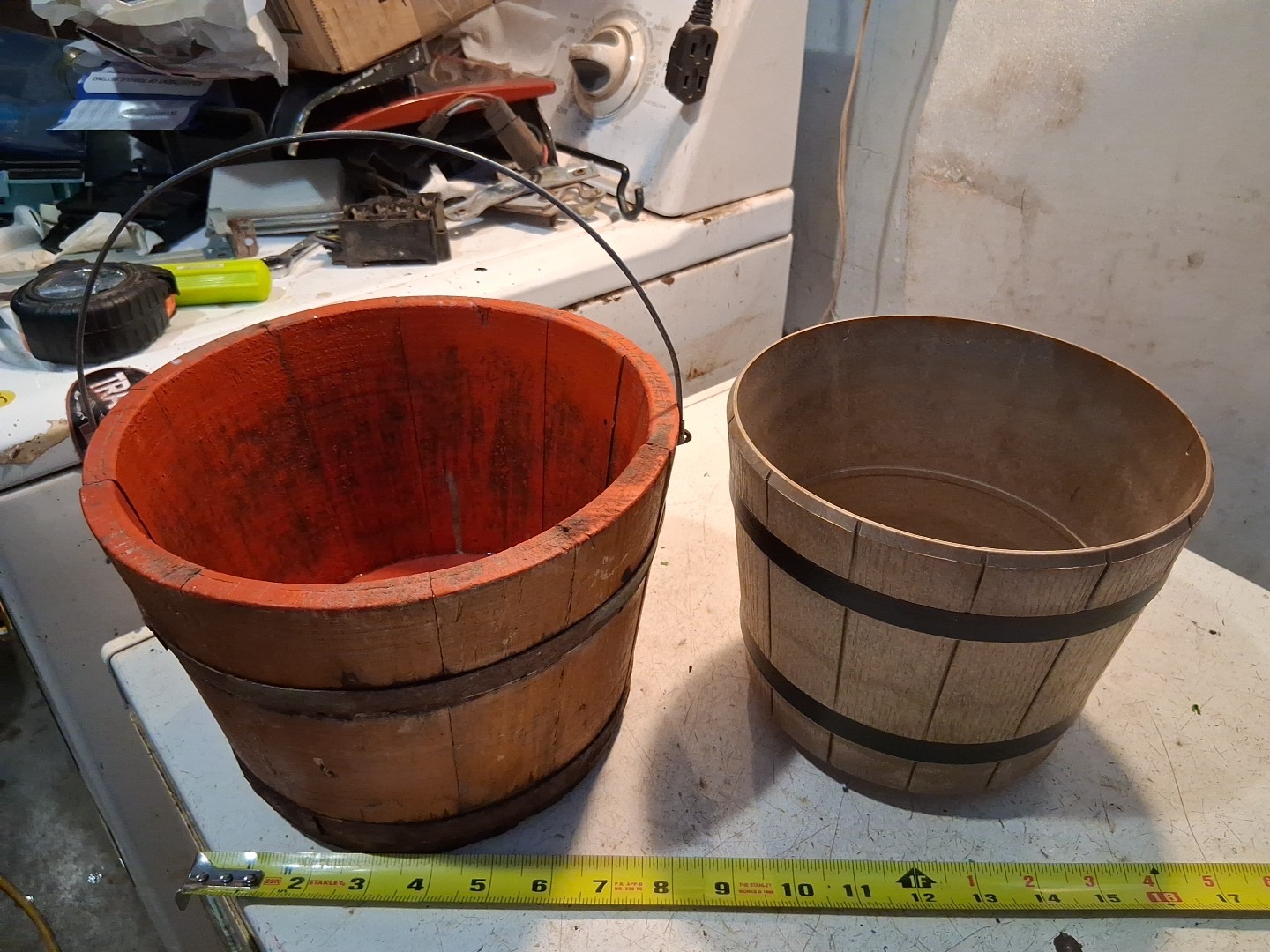 VTG RED PAINTED WOODEN BERRY BUCKET ? PRIMITIVE IRON STAVES & BAIL & PLANTER