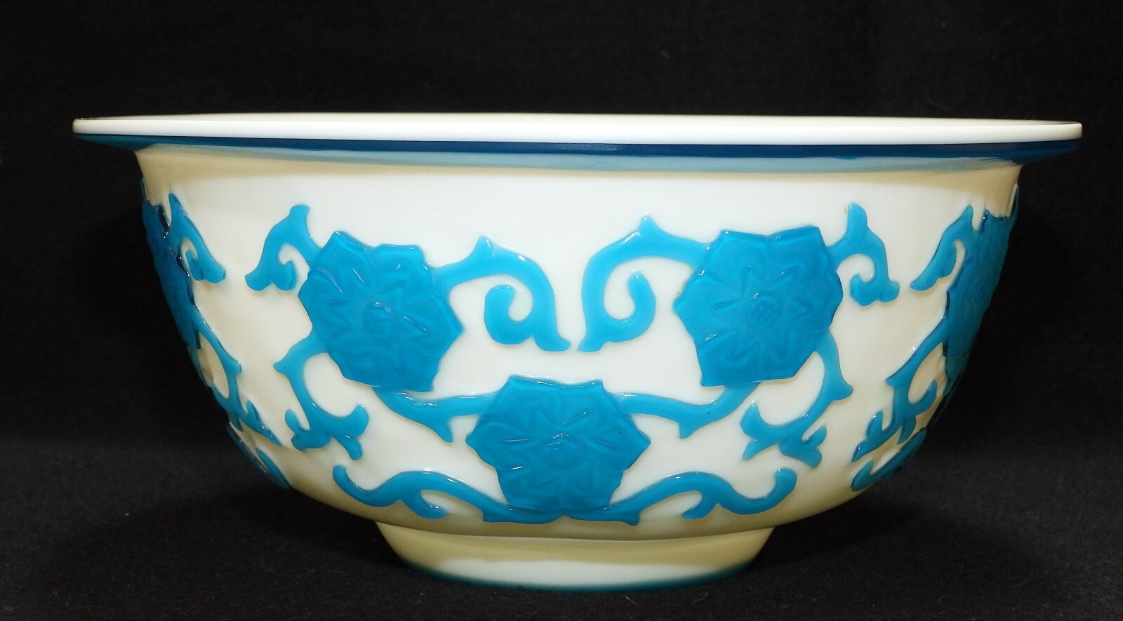 Antique Chinese Carved Blue Peking Glass Overlay 8″ Bowl with Floral Lotus Art