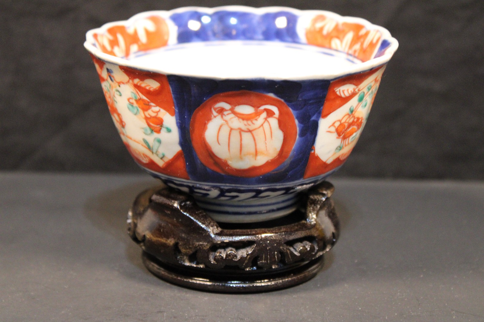 Antique Japanese Imari Porcelain Bowl – Scalloped Rim – Hand-Painted – Meiji Era