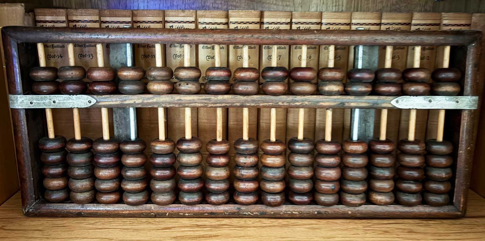 ANTIQUE CHINESE LARGE WOOD ABACUS ~ (15) RODS (105) BEADS ~ 18″ x 7.5″