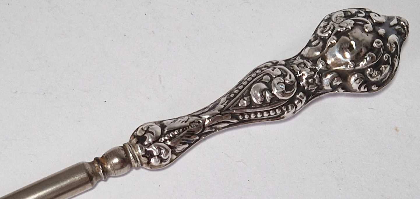 ANTIQUE SILVER BUTTON HOOK James Deakin & Sons 1904