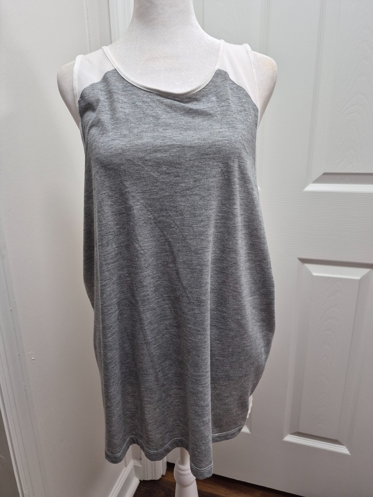 Avia Athletic Tank High Hiking Biking Low Hem Lg ( 12-14 )