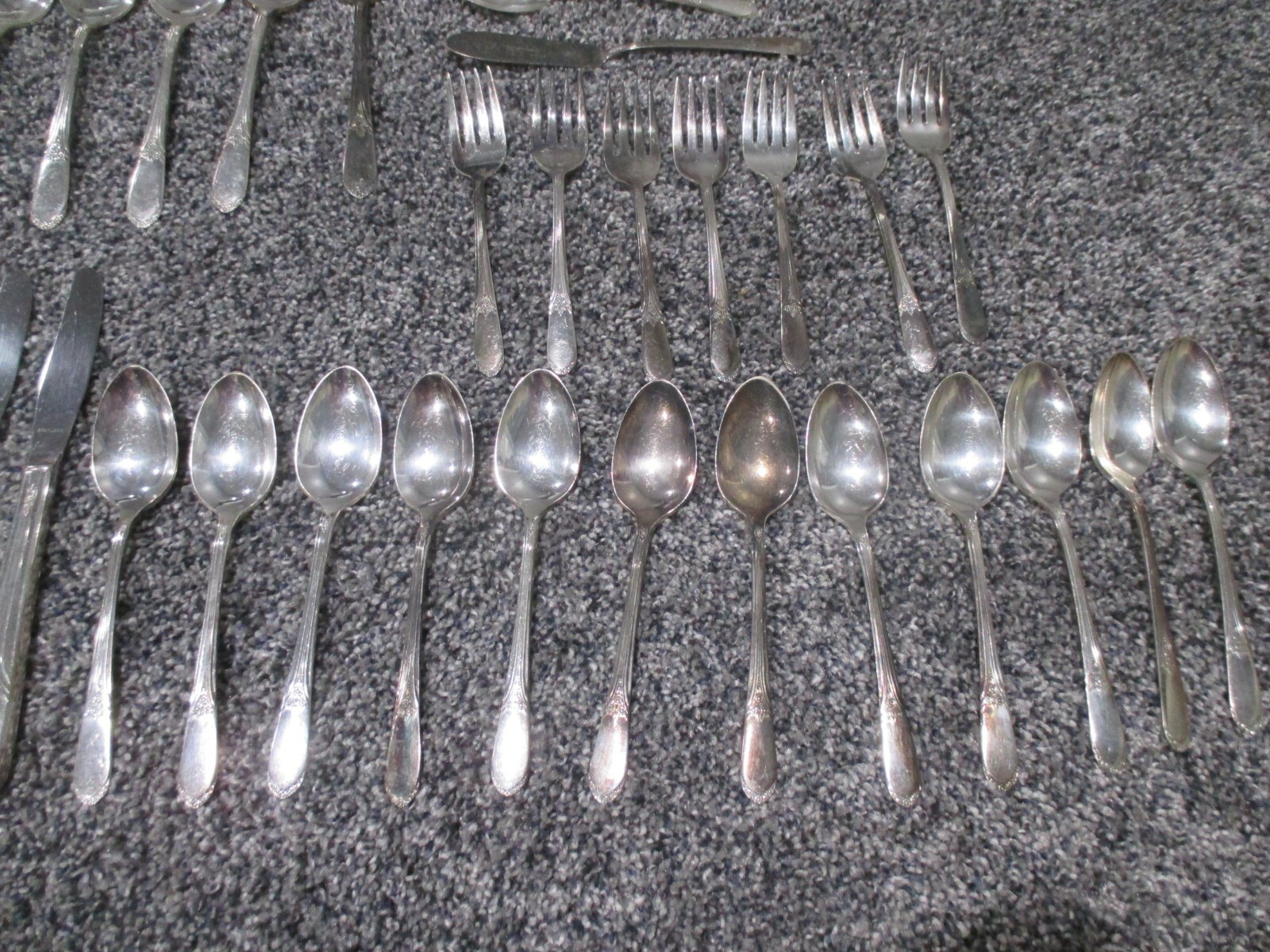 WM Rogers Devonshire / Mary Lou Silver Plate 38pc Flatware Set