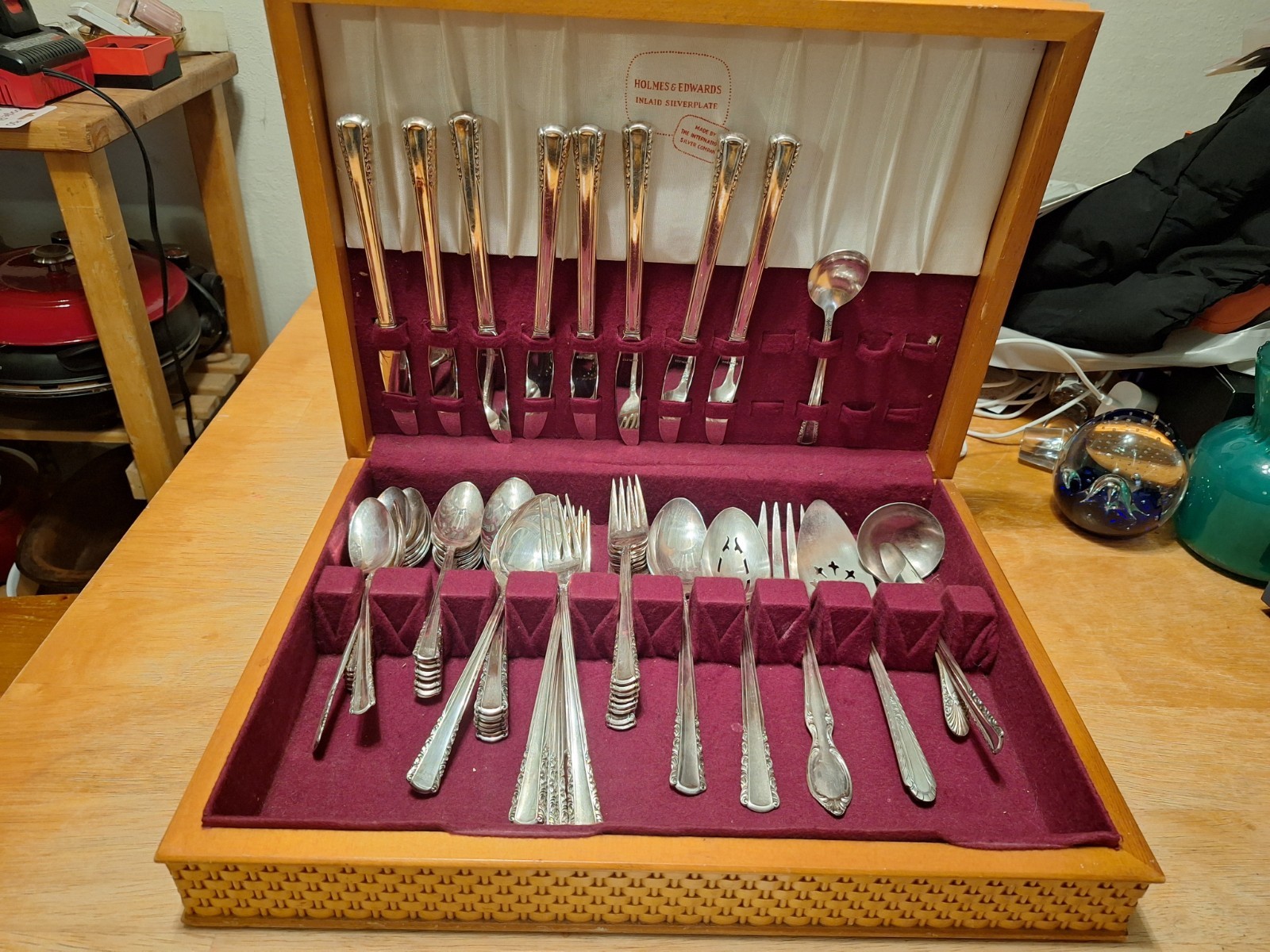 Vintage Holmes & Edwards Inlaid IS 1951 May Queen Pattern Set Of 48 Silver Plate