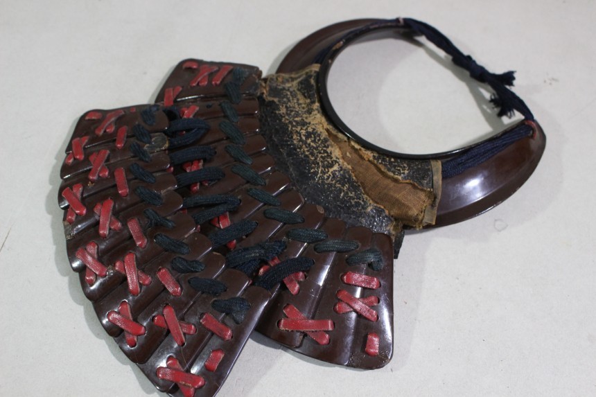 NODOWA w/HONKOZANE MENDARE of YOROI (armor) : EDO : 11.0 × 9.1 ” 600g