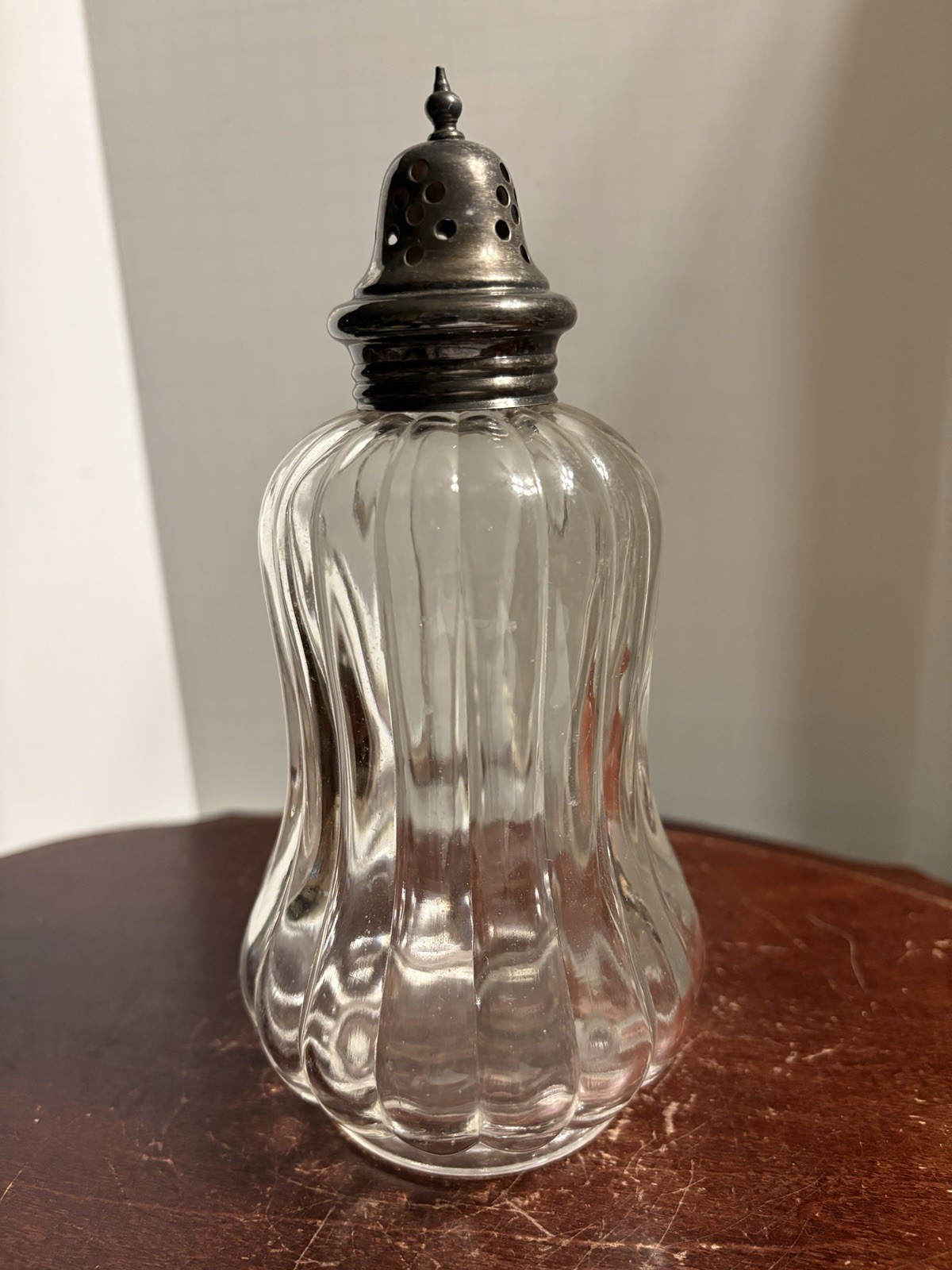 Early 20th Century Glass & Silverplate 6″ Sugar Shaker Muffineer Made In England