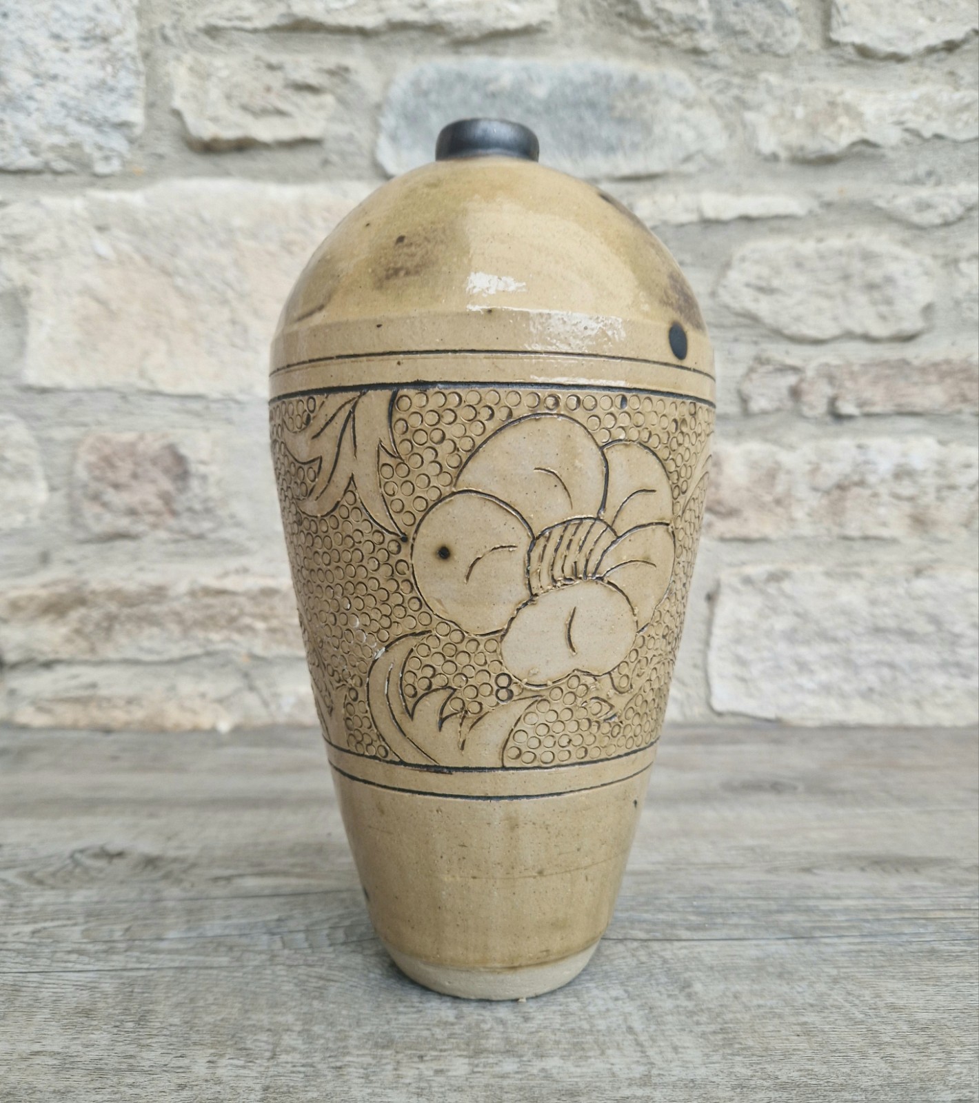 Large Chinese Cizhou Ware Meiping Style Stoneware Vase Incised Floral Design