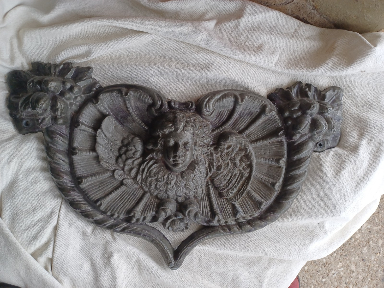 OLD LARGE ANTIQUE VICTORIAN WINGED CHERUB CAST IRON ARCHITECTURAL WALL PLAQUE