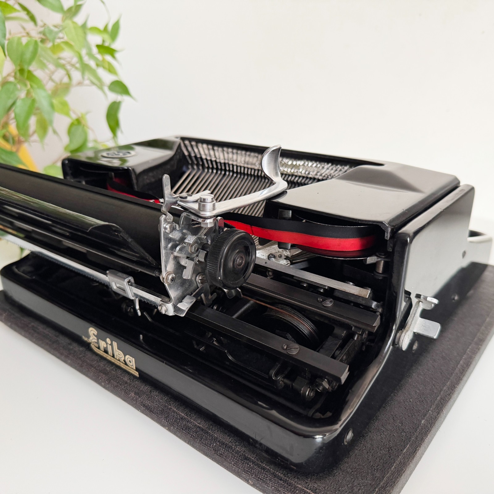 Erika 5 Typewriter | 1930s | Working | Serviced | UPS 3-Day to US/CAN