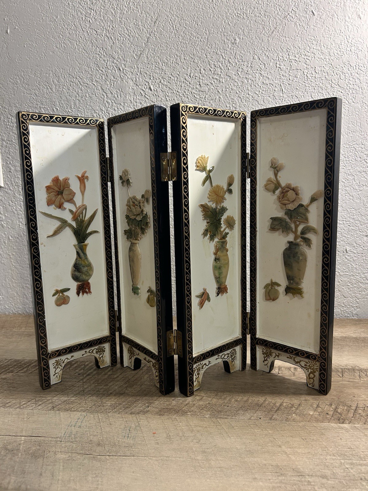 ANTIQUE CHINESE Screen w/ Inset Hardstone Flowers, circa 1930s H 14”