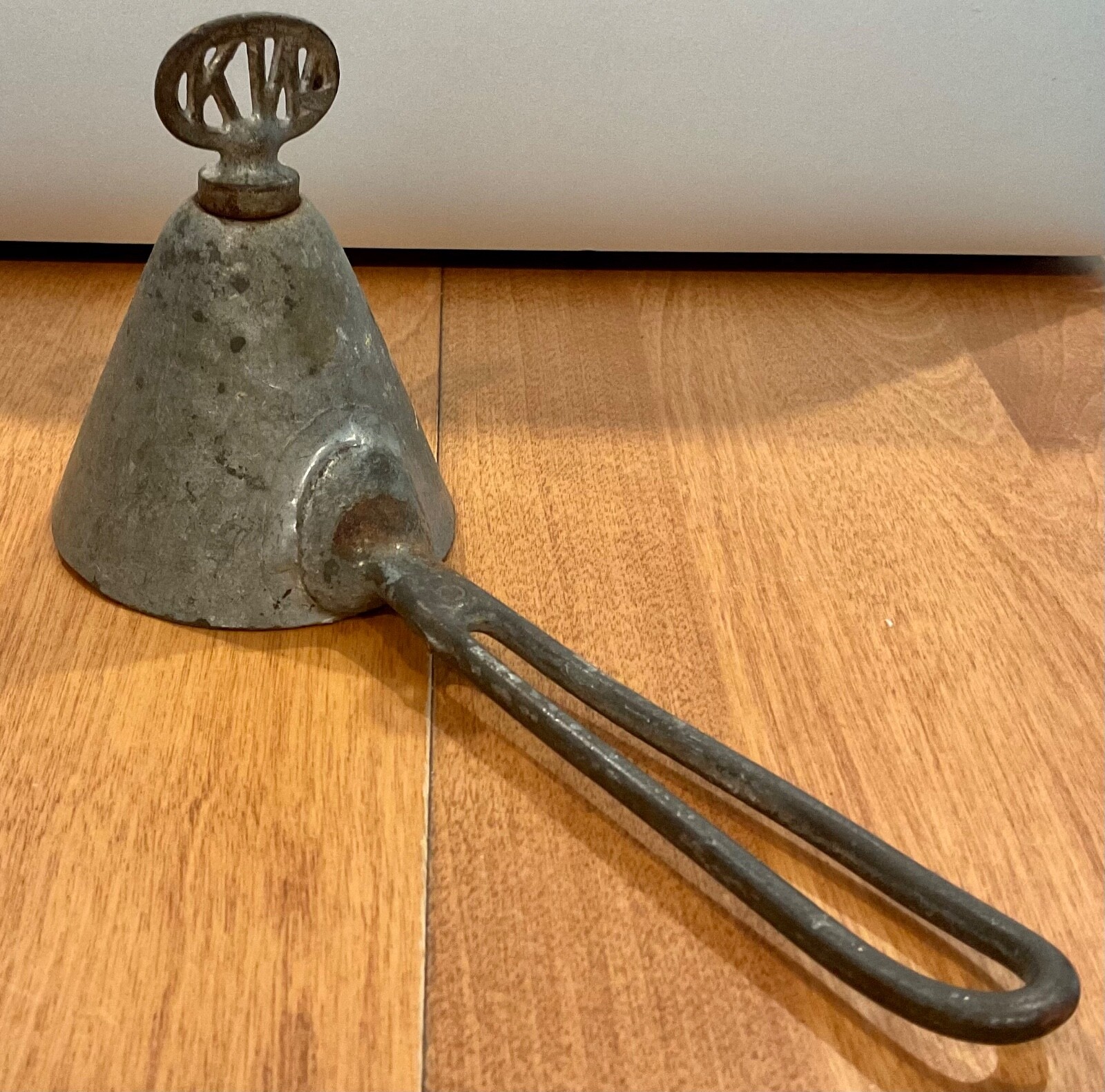 ANTIQUE 1905 KW METAL ICE CREAM SCOOP DIPPER CONE SHAPED ONE OF TWO LISTING #1