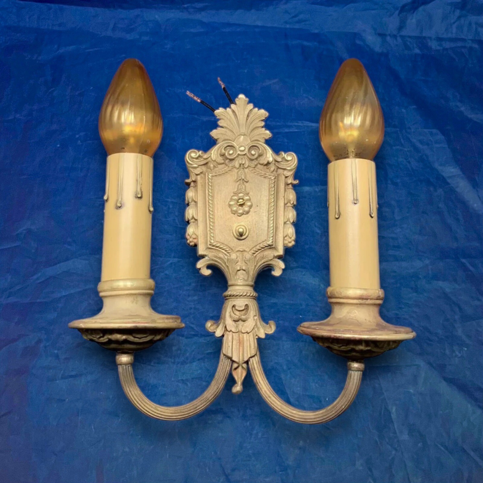 Antique detailed BRASS Wall Sconce Fixture Wired two Arm Light Single 23D