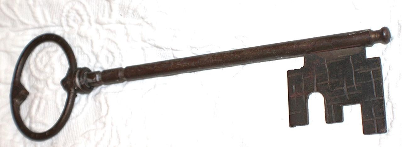 11″ ANTIQUE HAND WROUGHT IRON COPPER? SKELETON KEY MARKED SPAIN – 1800s
