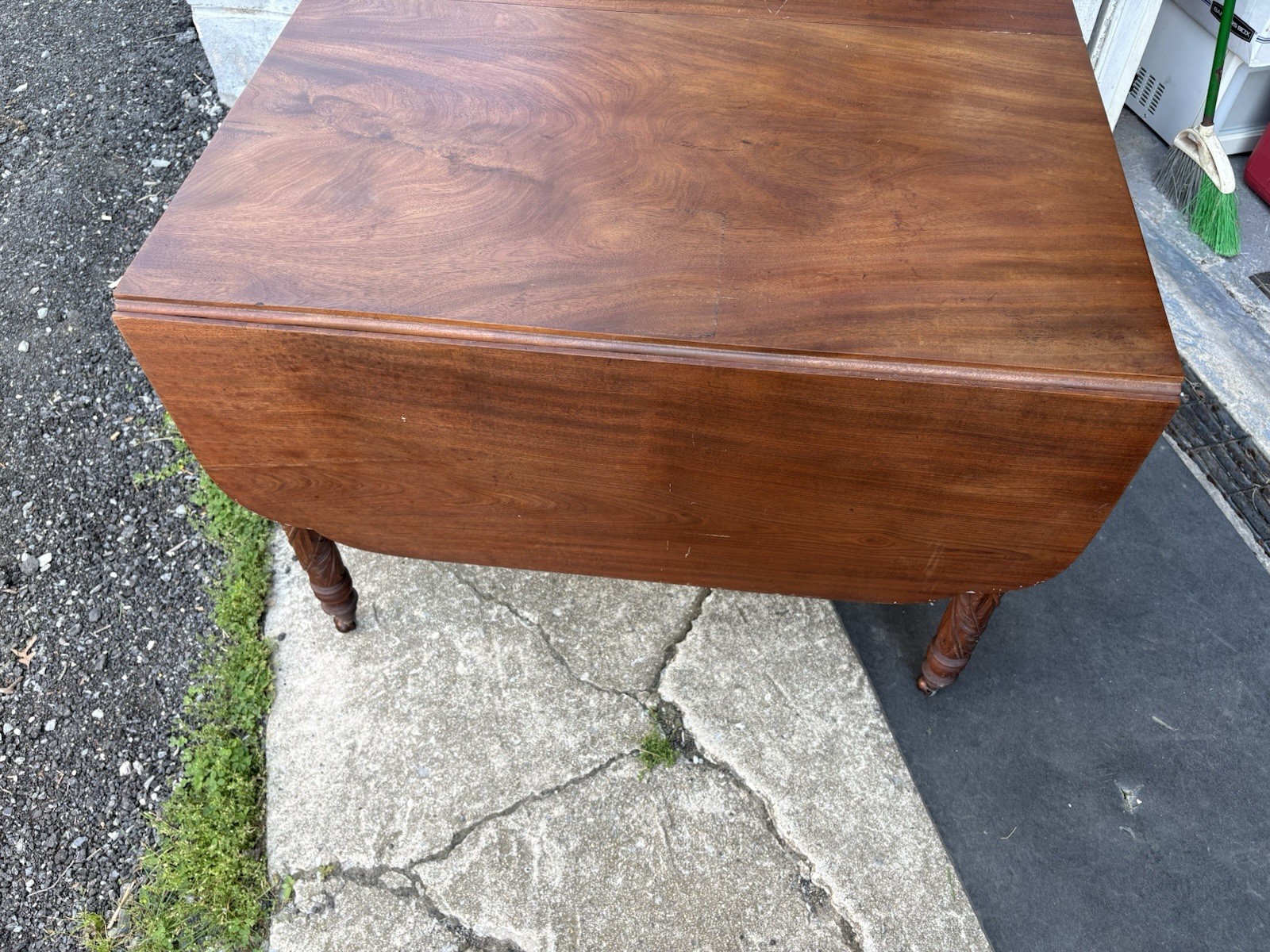 Vintage Solid Mahogany Drop Leaf Gateleg Table – Carved Jacobean Style