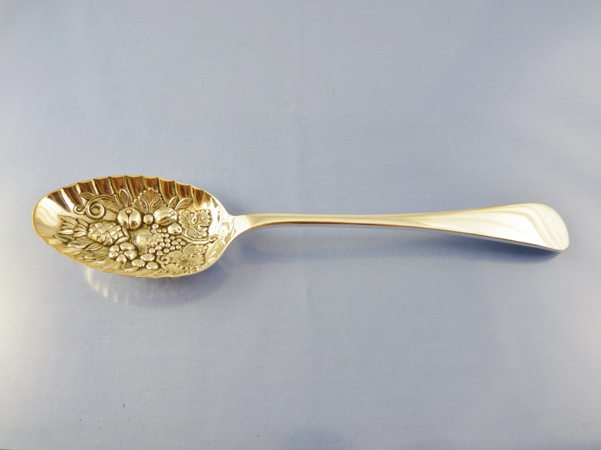 OLD ENGLISH FRUIT SERVING SPOON BY BARKER BROS. BIRMINGHAM