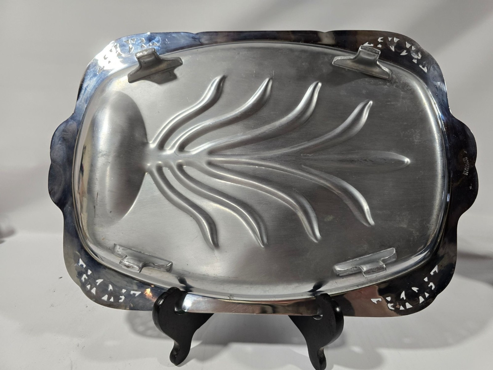 Vintage Farberware Silver Plated Meat Platter With Tree Well Design Floral Edge