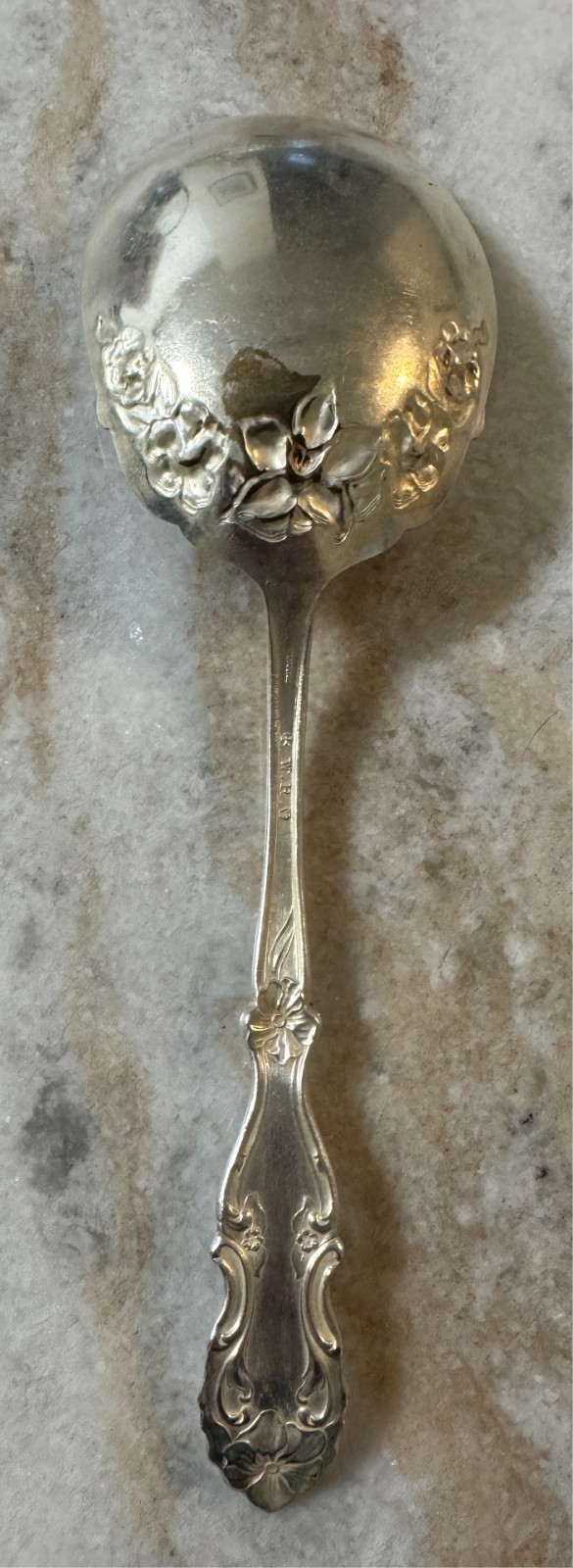Solid Smooth Casserole Spoon Sherwood (Silverplate, 1913) by Oneida Silver 9″